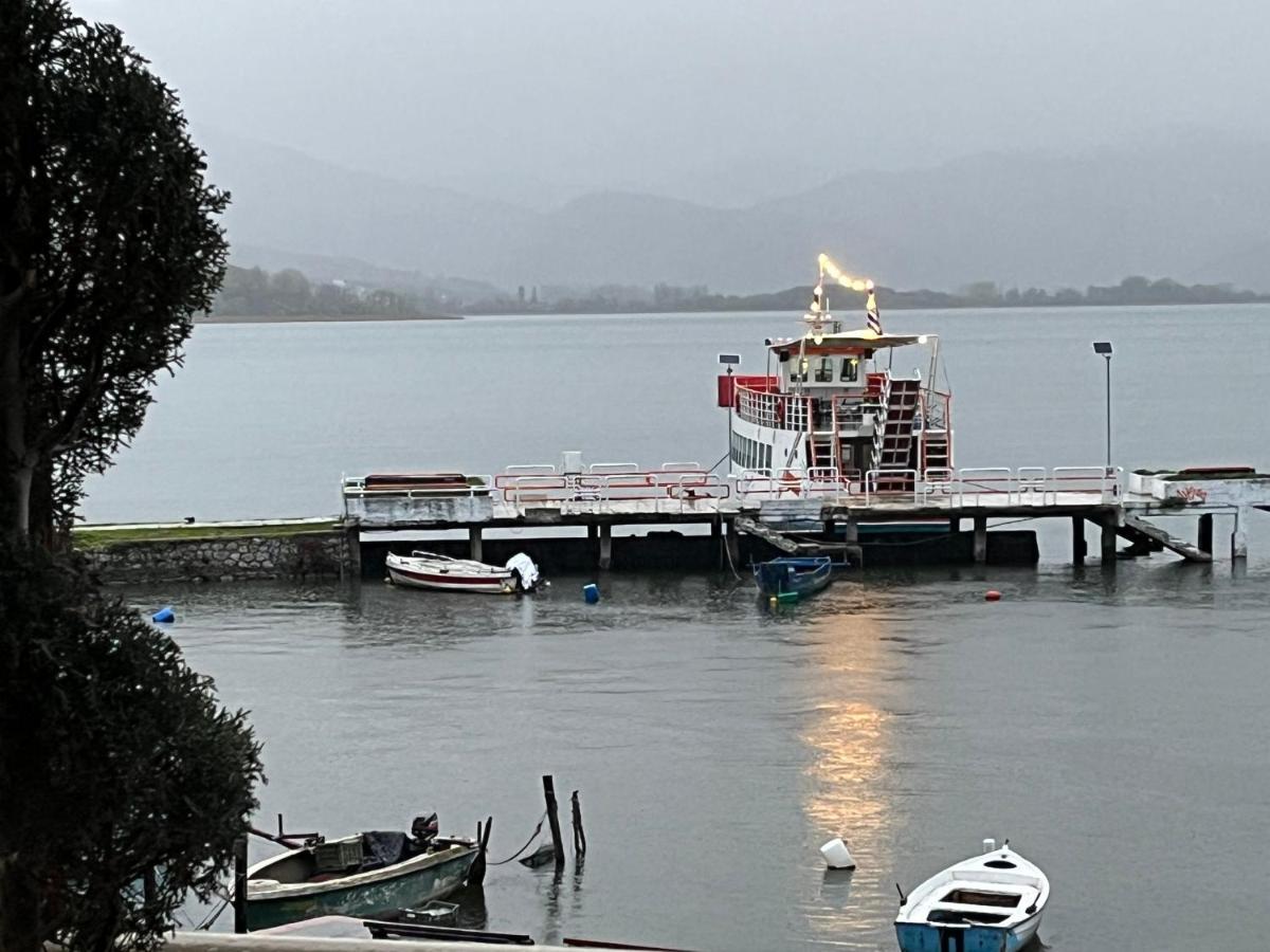 Voria Paralia Kastoria Bagian luar foto