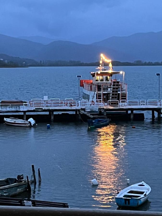 Voria Paralia Kastoria Bagian luar foto